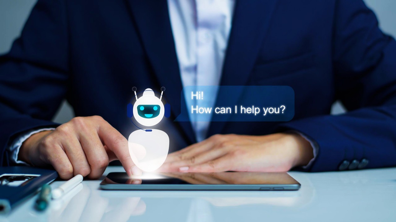 Wzrost ROI dzięki chatbotom w serwisie Wykres wzrostu satysfakcji klientów po wdrożeniu chatbota w firmie